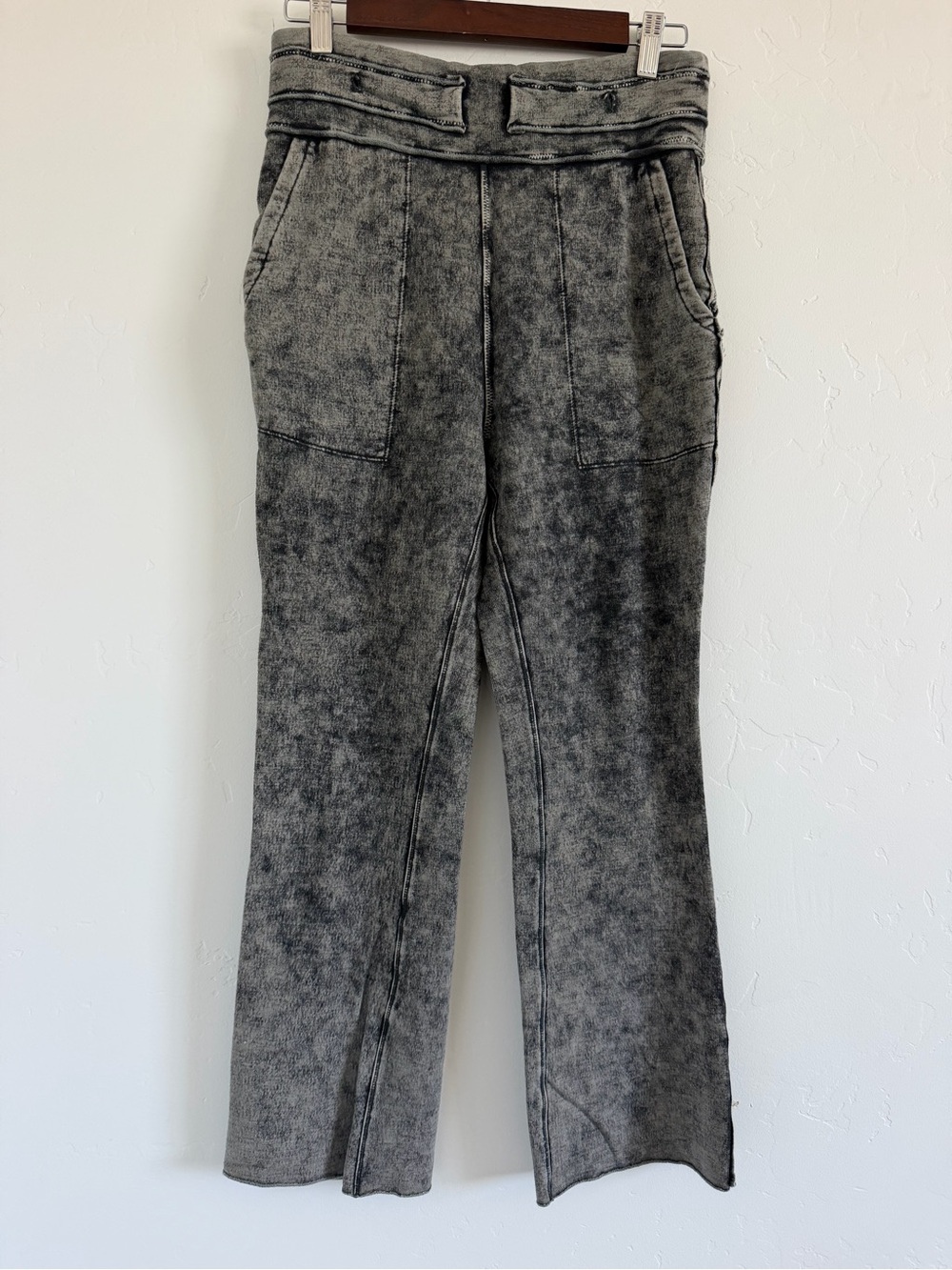 Free People FP Movement Sideline Crop Sweatpants Small Gray Acid Wash Size Small